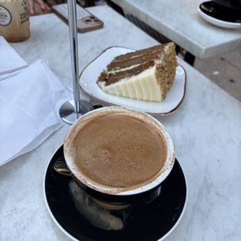 Crema Gourmet - Chai Latte & Carrot Cake - Breakfast & Brunch Near Me - Miami, Florida