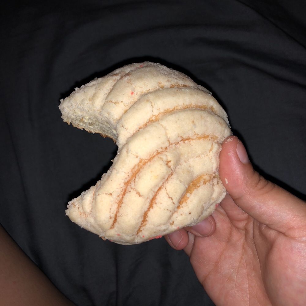 Kathy's Bakery - Mini concha - Donuts Near Me - Compton, California