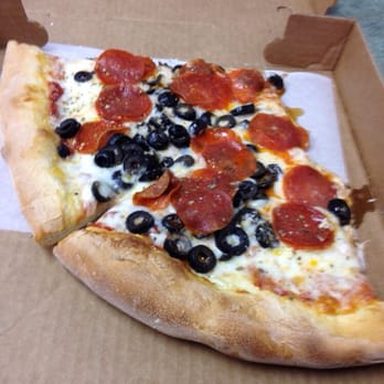 Fratelli's New York Pizza - Pizza is tasty but very messy and crust was a bit undercooked rendering it floppy as hell. - Pizza Near Me - Thurmont, Maryland