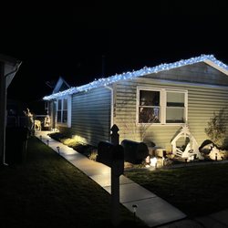 Johnson's Handyman and Removal Services - Christmas Lights