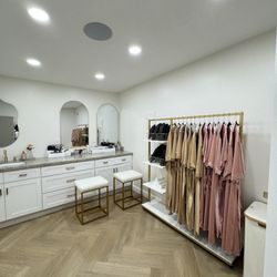House Of Skyn - Changing room