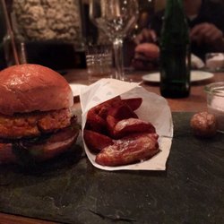Monkey Rosé - Ein Bürger mit Kartoffelecken