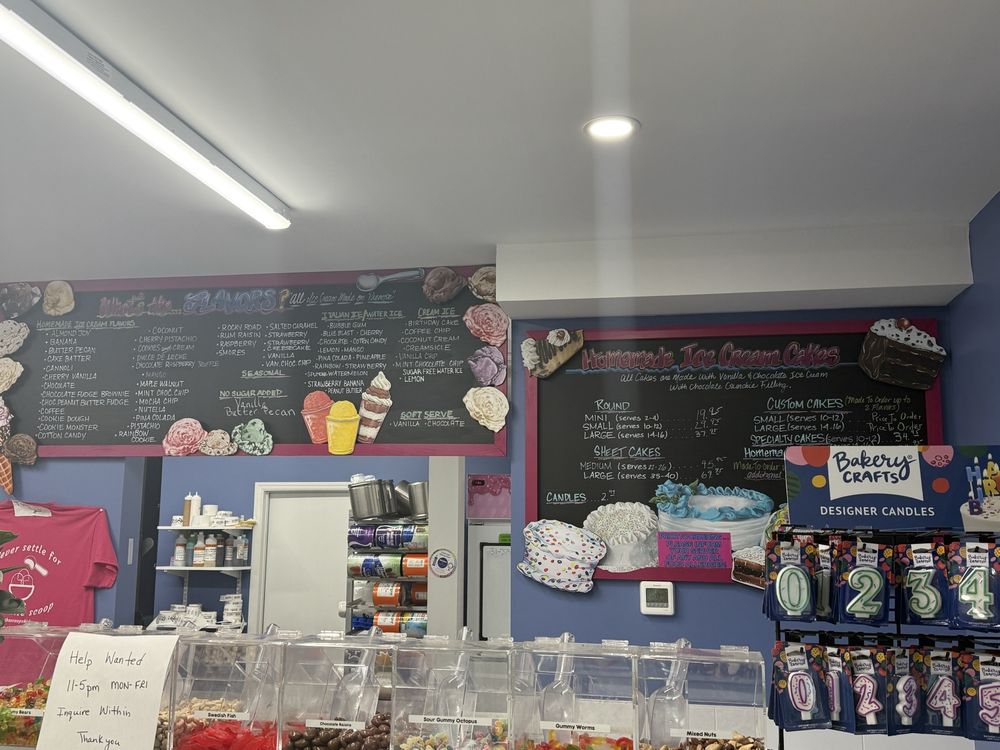 What’s The Scoop Logo