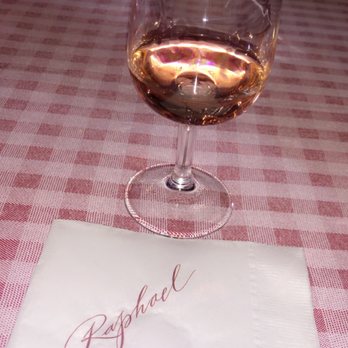 Raphael Vineyard and Winery - Wine Tasting Room Near Me - Peconic, New York
