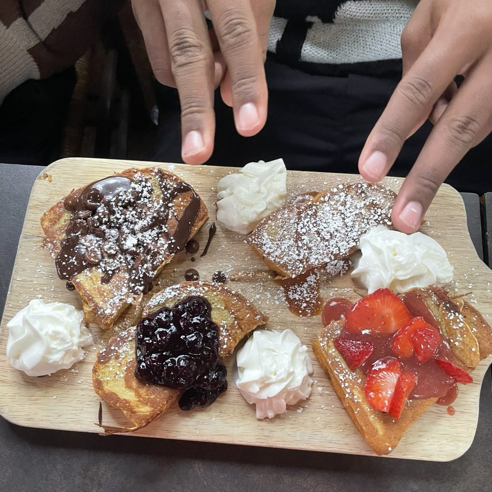 Comfort Cafe - Los Patios - French toast flight - Breakfast & Brunch Near Me - San Antonio, Texas