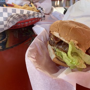 Cool Cat Cafe - Burgers Near Me - Kihei, Hawaii