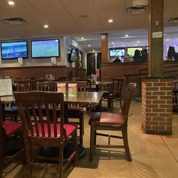 Franklin Steakhouse & Tavern - watching Sunday football - New American Near Me - Fairfield, New Jersey Franklin Steakhouse & Tavern - watching Sunday football - New American Near Me - Fairfield, New Jersey