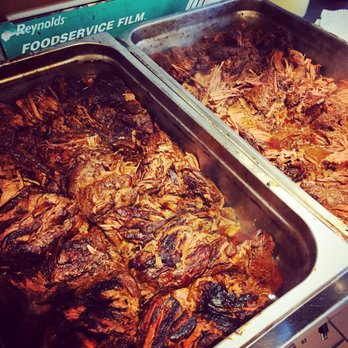 Bistro Boreal - two trays of pulled pork - Brasseries Near Me - District de Hull, Quebec