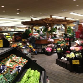 Safeway - a produce section of a grocery store - Grocery Near Me - Eldersburg, Maryland