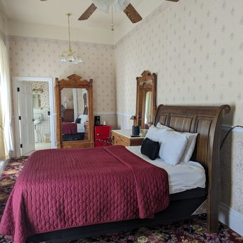 Irma Hotel - Hotels Near Me - Cody, Wyoming Irma Hotel - Hotels Near Me - Cody, Wyoming