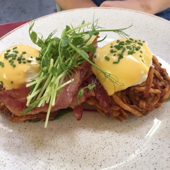 Dignita Hoftuin - Benny Boy - Breakfast & Brunch Near Me - Amsterdam, New Hampshire