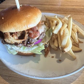Applebee's Grill + Bar - Whiskey Burger with fries - American Near Me - Del Rio, Texas