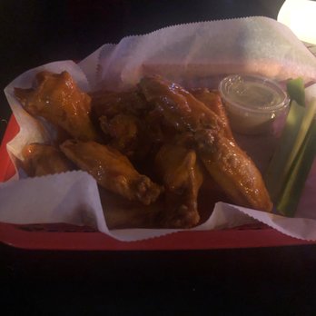 Buckets Tavern - Buffalo wings - Beer, Wine & Spirits Near Me - Jenkintown, Pennsylvania