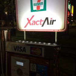 7-Eleven - Air and vac machine now accepts credit cards!