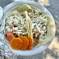 Tacos Doña Mary - Spicy chicken and pork with green chili and cactus