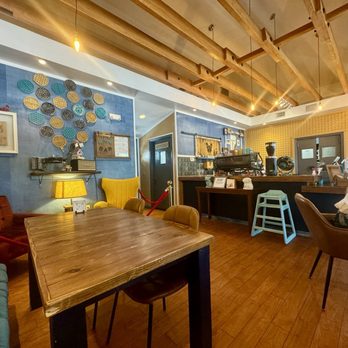 bullig  - Interior - Cafes Near Me - Fort Myers, Florida