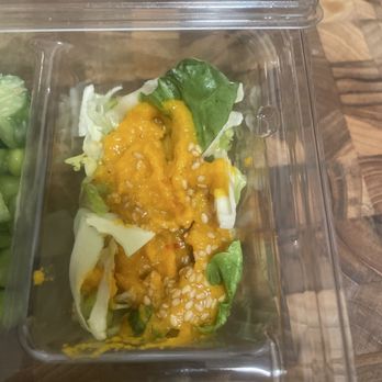Goop Kitchen - 4 piece lettuce with a quarter cup of dressing - Salad Near Me - Pasadena, California