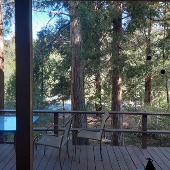 Woodland Park Manor - Deck across length of the cabin - Bed & Breakfast Near Me - Idyllwild, California Woodland Park Manor - Deck across length of the cabin - Bed & Breakfast Near Me - Idyllwild, California