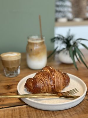 Magdalena Coffee & Houseplants by null