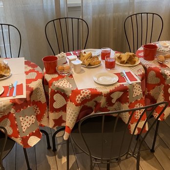 Casa Tua Vaticano - Our breakfast table - Guest Houses Near Me - Rome, RM