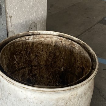 Hilton Virginia Beach Oceanfront - Here is the garage area in the parking for the Hilton shops  Wow it's gross.   Who owns this place ? - Hotels Near Me - Virginia Beach, Virginia