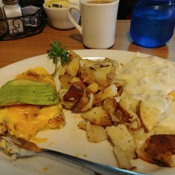 Mom's Kitchen - Breakfast & Brunch Near Me - Vista, California Mom's Kitchen - Breakfast & Brunch Near Me - Vista, California
