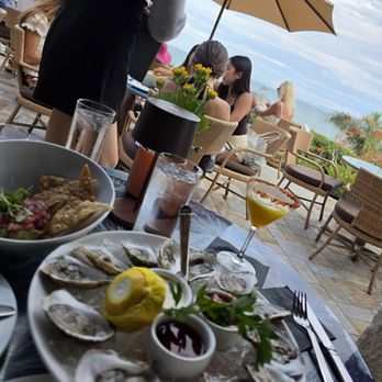 Geoffrey's Malibu - fresh oyster was actually really good - Seafood Near Me - Malibu, California