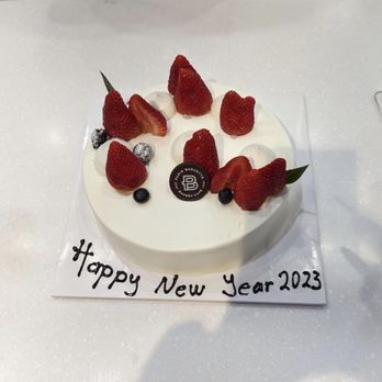 Paris Baguette - Strawberry cream cake with terrible writing - Coffee & Tea Near Me - Irvine, California Paris Baguette - Strawberry cream cake with terrible writing - Coffee & Tea Near Me - Irvine, California