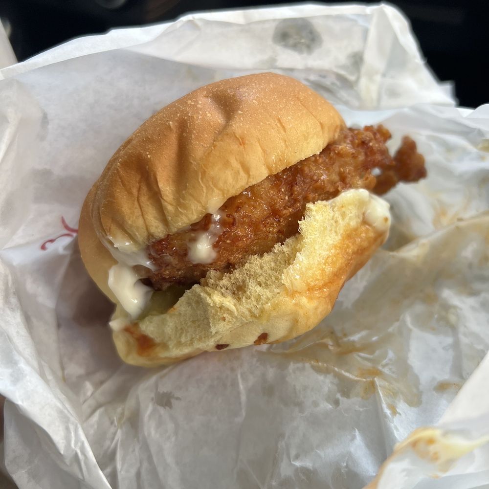 Red Light Chicken - Chicken sandwich hot & honey - Chicken Shop Near Me - Chicago, Illinois Red Light Chicken - Chicken sandwich hot & honey - Chicken Shop Near Me - Chicago, Illinois