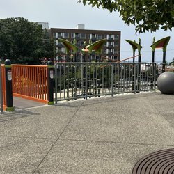 Yesler Terrace Park - Playground park good for kids