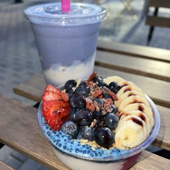 Palmetto Superfoods - Blue Bondives Smoothie (16oz.) & Bay Blend small - Acai Bowls Near Me - Mountain View, California