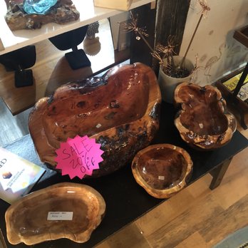 Esmeralda's Earth, Wind and Fire Boutique - Spiritual shops get all my monies - Supernatural Readings Near Me - Miami, Florida