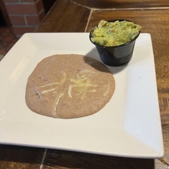 Palacio Maya Mexican Restaurant - Vegetarian refried beans and guacamole - Mexican Near Me - Toledo, Ohio Palacio Maya Mexican Restaurant - Vegetarian refried beans and guacamole - Mexican Near Me - Toledo, Ohio