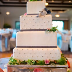 Prairie Basket Florist - Flowers on/around the cake