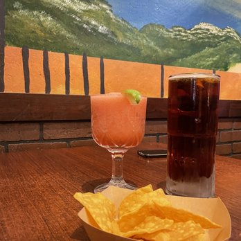 Amigo's - Strawberry margarita, beer and chips - Mexican Near Me - Kahului, Hawaii