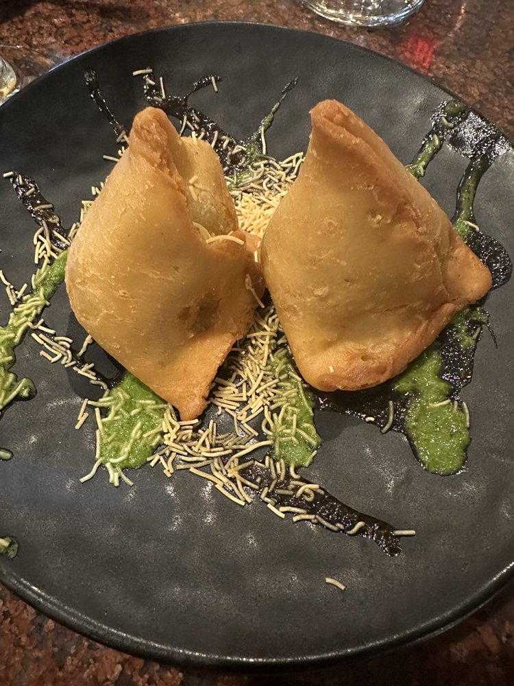 Bombay Bistro Logo
