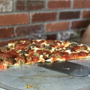 Grimaldi's Pizzeria - Yummmyy The Don - Pizza Near Me - Dallas, Texas Grimaldi's Pizzeria - Yummmyy The Don - Pizza Near Me - Dallas, Texas