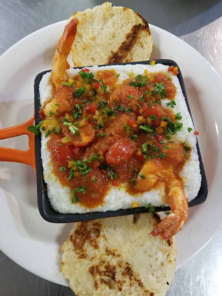 BISTRO AVON Updated August 2024 102 Photos & 167 Reviews 300 Main