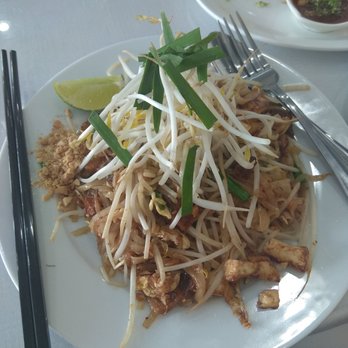 Unchai Thai Restaurant - crispy pork pad thai $13.99 - Thai Near Me - Vancouver, British Columbia