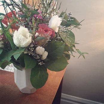Floraison - Absolutely stunning arrangement by Floraison for Valentines day! They were so beautiful, lasted forever and the VASE is perfection! - Florists Near Me - Chicago, Illinois