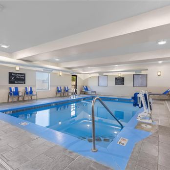 Hampton Inn Pendleton - Pool - Hotels Near Me - Pendleton, Oregon