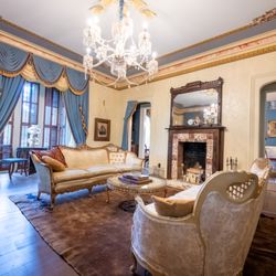Consider's Parlor, Sitting Room