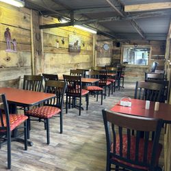 Tamez BBQ - Out-building seating