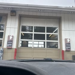 Jiffy Lube - Waiting area