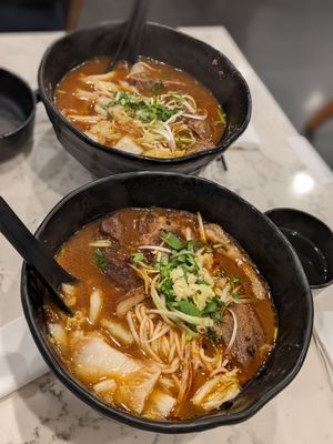 Uno Beef Noodle by null