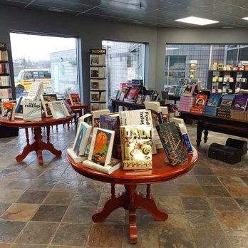 Librairie Clio - Bookstores Near Me - Pointe-Claire, Quebec Librairie Clio - Bookstores Near Me - Pointe-Claire, Quebec