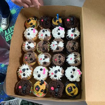 lé Bakery Sensual - Dog lovers dream, she especially loved the pugs! - Bakeries Near Me - Denver, Colorado lé Bakery Sensual - Dog lovers dream, she especially loved the pugs! - Bakeries Near Me - Denver, Colorado