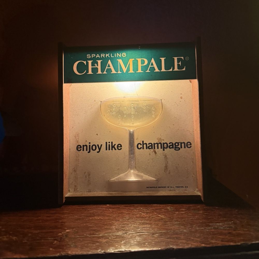Blackbird Bar - Bars Near Me - Milwaukee, Wisconsin Blackbird Bar - Bars Near Me - Milwaukee, Wisconsin