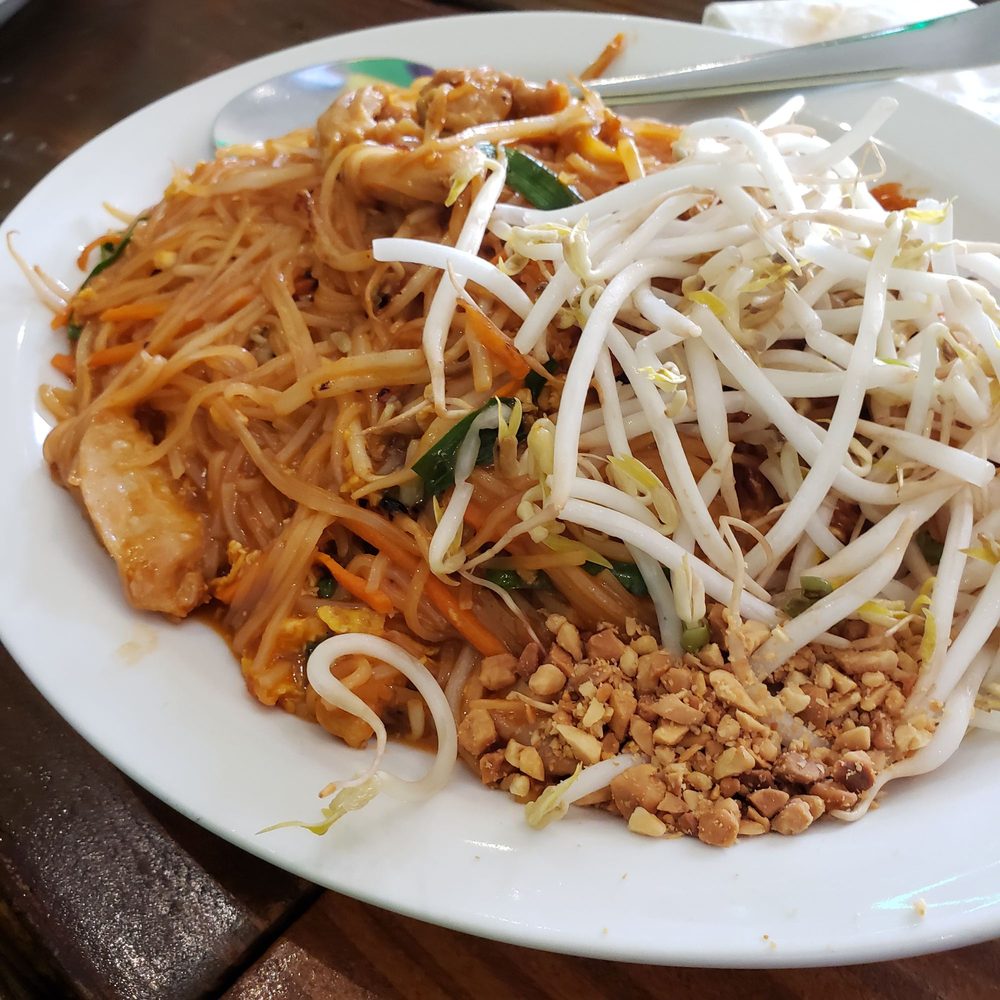 Red Elephant - Phase Thai with CHICKEN - Thai Near Me - Honolulu, Hawaii