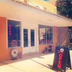 Zada Decor - Store front of Zada Decor